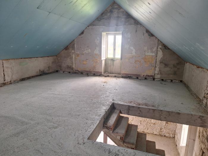 Se vende casa de piedra con jardín en Bretal